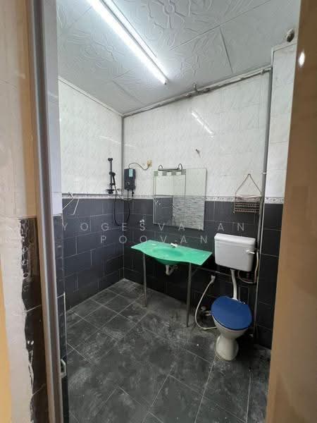 Rumah Teres 2-Tingkat untuk Disewa di Bandar Bukit Tinggi (Klang) - Yogesvaran Poovan - Bathroom - PropertyGuru.com.my