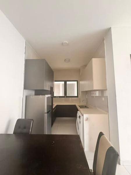 Condominium for Rent at Bay Point @ Country Garden Danga Bay - Danny Tey - Kitchen - PropertyGuru.com.my