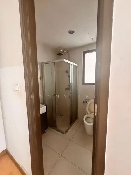 Condominium for Rent at Bay Point @ Country Garden Danga Bay - Danny Tey - Bathroom - PropertyGuru.com.my