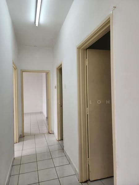 Condominium for Sale at Kelana Puteri - Marilyn Loh - Corridor - PropertyGuru.com.my