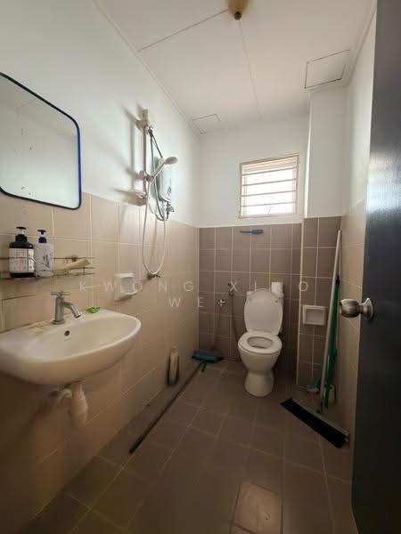 2-storey Terraced House for Sale in Kota Emerald (Rawang) - Kwong Xiao Wei - Bathroom - PropertyGuru.com.my
