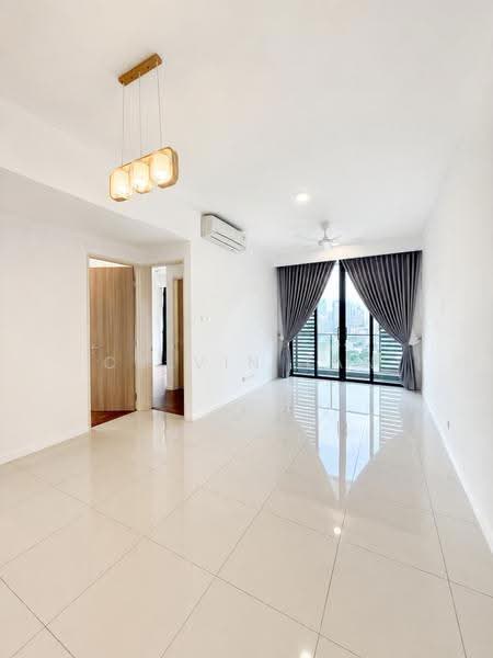 Kediaman Servis untuk Dijual di Avara - Calvin Tan - Living Room - PropertyGuru.com.my
