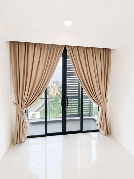 Kediaman Servis untuk Dijual di Avara - Calvin Tan - Balcony - PropertyGuru.com.my