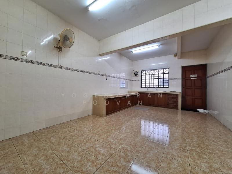 2-storey Terraced House for Sale in Klang (Selangor) - Yogesvaran Poovan - Kitchen - PropertyGuru.com.my