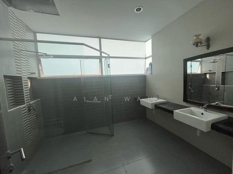 Semi-Detached House for Sale in Cyberjaya (Selangor) - Alan Wan - Bathroom - PropertyGuru.com.my