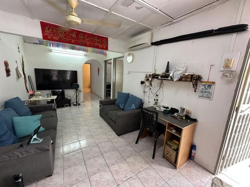 Terraced House for Sale in Seri Kembangan (Selangor) - Ngiuo Vai Yan - Living Room - PropertyGuru.com.my