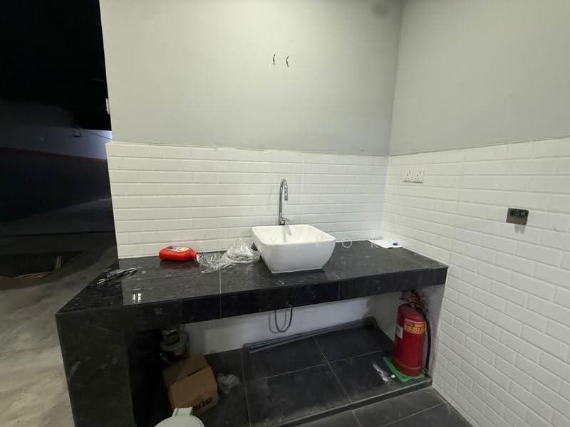 Shop / Office for Rent in Rawang (Selangor) - Kelly Kok - Interior - PropertyGuru.com.my