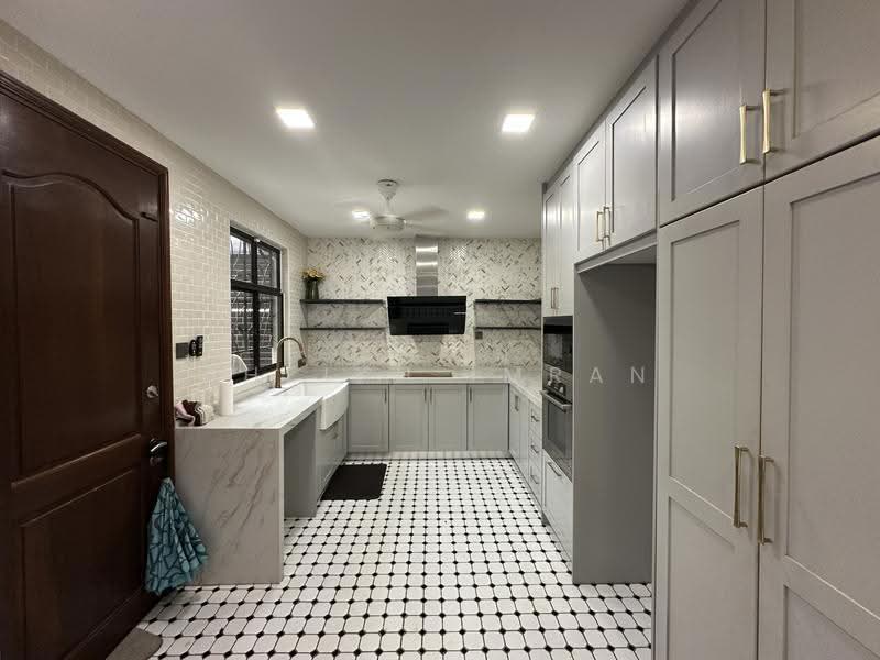 Semi-Detached House for Sale in Bukit Jelutong (Shah Alam) - Sheikh Imran - Kitchen - PropertyGuru.com.my