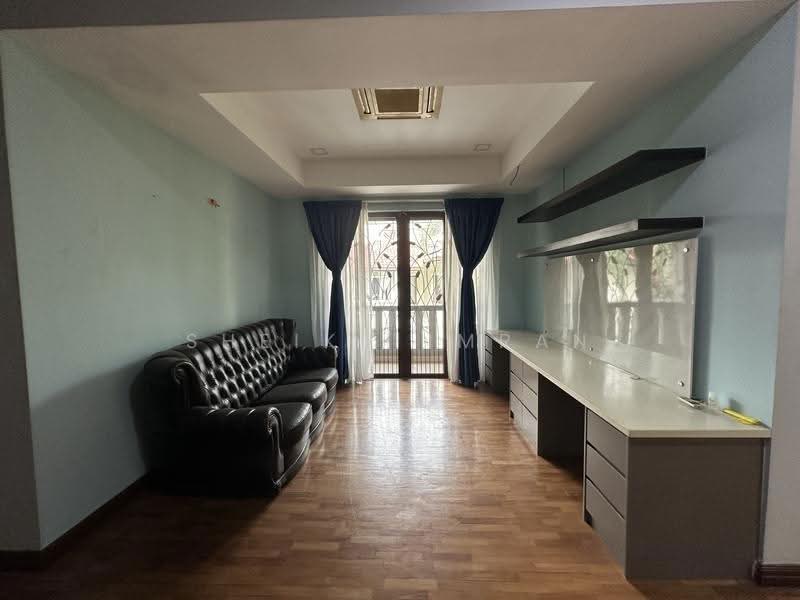 Semi-Detached House for Sale in Bukit Jelutong (Shah Alam) - Sheikh Imran - Living Room - PropertyGuru.com.my