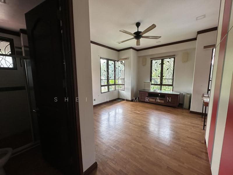 Semi-Detached House for Sale in Bukit Jelutong (Shah Alam) - Sheikh Imran - Living Room - PropertyGuru.com.my