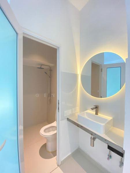 Rumah Flat untuk Dijual di Taman Koperasi Jelutong - Gene Lim - Bathroom - PropertyGuru.com.my