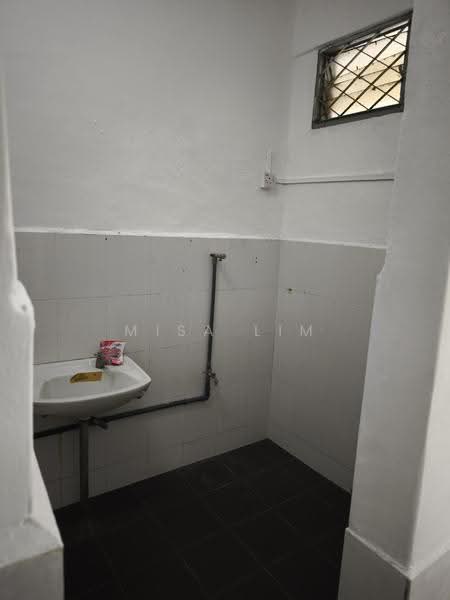1-storey Terraced House for Rent in Taman Ungku Tun Aminah (Skudai) - Misa Lim - Bathroom - PropertyGuru.com.my