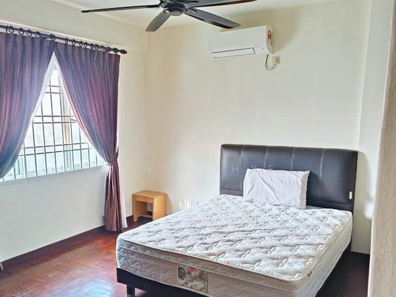 Pangsapuri untuk Disewa di Permas Ville Apartment - Lywen Thye - Bedroom - PropertyGuru.com.my