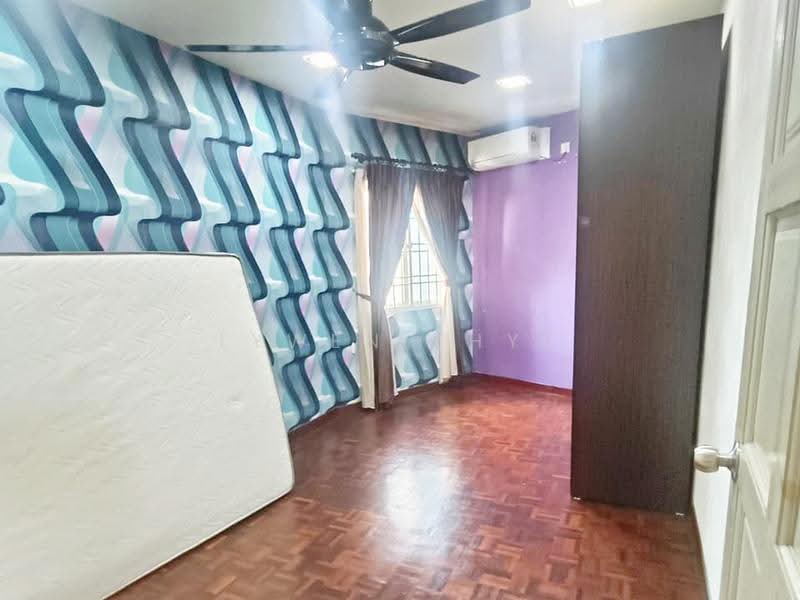 Pangsapuri untuk Disewa di Permas Ville Apartment - Lywen Thye - Bedroom - PropertyGuru.com.my
