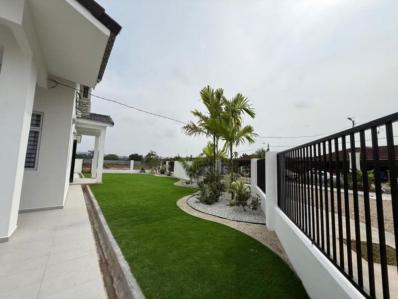 Rumah Teres 1-Tingkat untuk Dijual di Bandar Putera Indah (Batu Pahat) - Lee Kee - Exterior - PropertyGuru.com.my