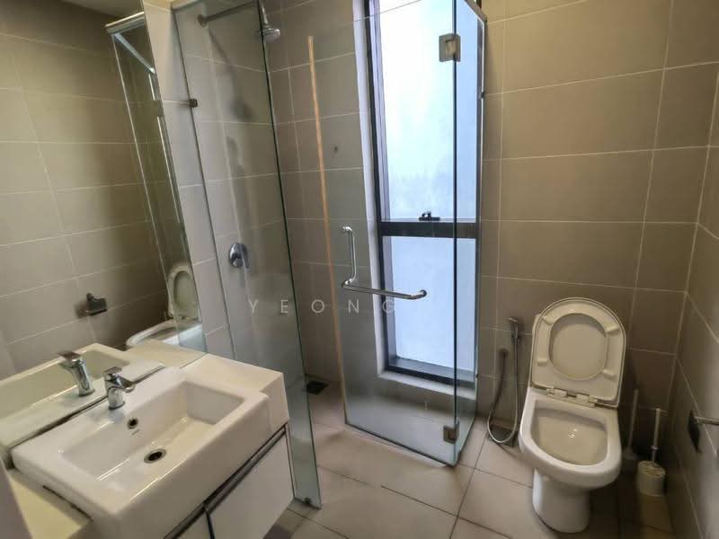 Kediaman Servis untuk Dijual di Icon Residenz @ Icon City - Yeong . - Bathroom - PropertyGuru.com.my