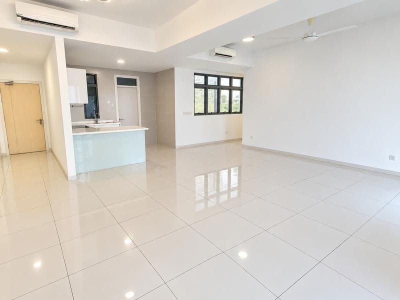 Kediaman Servis untuk Dijual di Icon Residenz @ Icon City - Yeong . - Living Room - PropertyGuru.com.my