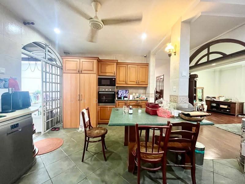 Bungalow House for Rent in Seksyen 13 (Shah Alam) - Mohd Khairil Fitri - Kitchen - PropertyGuru.com.my