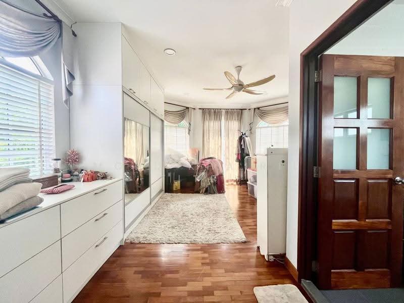 Bungalow House for Rent in Seksyen 13 (Shah Alam) - Mohd Khairil Fitri - Bedroom - PropertyGuru.com.my