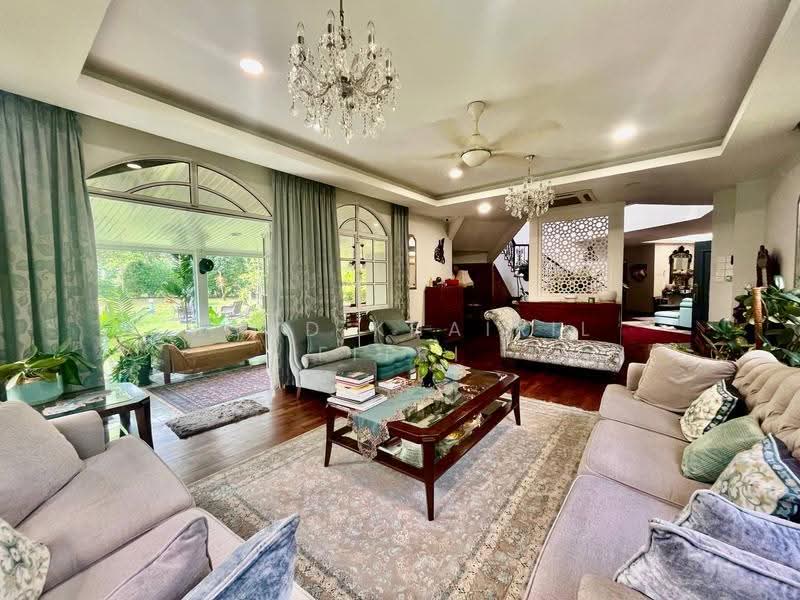 Bungalow House for Rent in Seksyen 13 (Shah Alam) - Mohd Khairil Fitri - Living Room - PropertyGuru.com.my