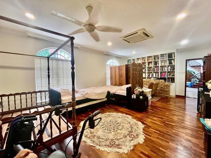 Bungalow House for Rent in Seksyen 13 (Shah Alam) - Mohd Khairil Fitri - Bedroom - PropertyGuru.com.my