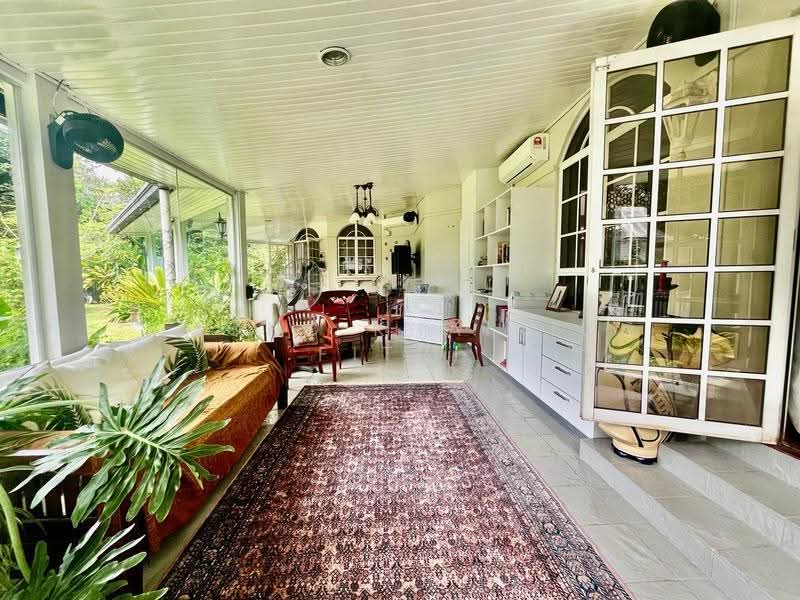 Bungalow House for Rent in Seksyen 13 (Shah Alam) - Mohd Khairil Fitri - Living Room - PropertyGuru.com.my