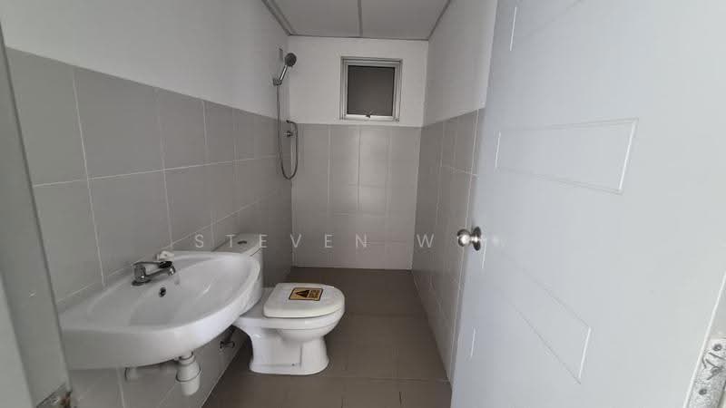 Service Residence for Sale at Axis Crown - Steven Woo - Bathroom - PropertyGuru.com.my