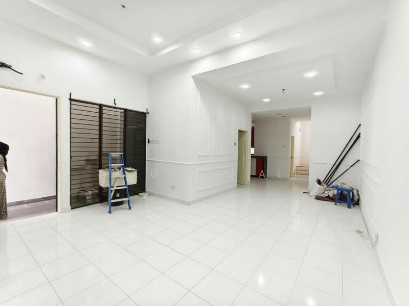 Rumah Teres 2-Tingkat untuk Dijual di Klang (Selangor) - Aizuddin Ali - Living Room - PropertyGuru.com.my