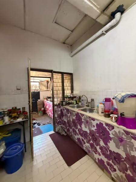 1.5-storey Terraced House for Sale in Taman Sri Muda (Shah Alam) - Chloe Koo - Kitchen - PropertyGuru.com.my
