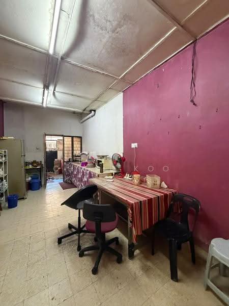 1.5-storey Terraced House for Sale in Taman Sri Muda (Shah Alam) - Chloe Koo - Kitchen - PropertyGuru.com.my
