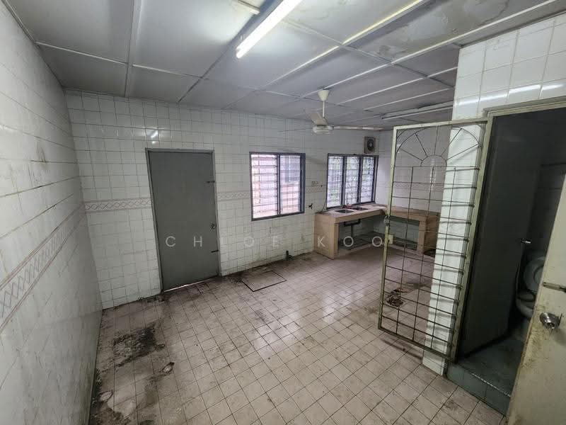 2-storey Terraced House for Sale in Kelana Jaya (Petaling Jaya) - Chloe Koo - Kitchen - PropertyGuru.com.my