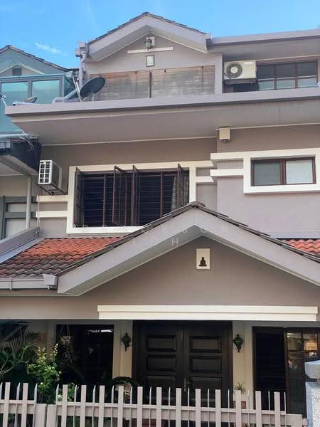 2.5-storey Terraced House for Sale in Bukit Antarabangsa (Ulu Kelang) - Brackson Loh - Exterior - PropertyGuru.com.my