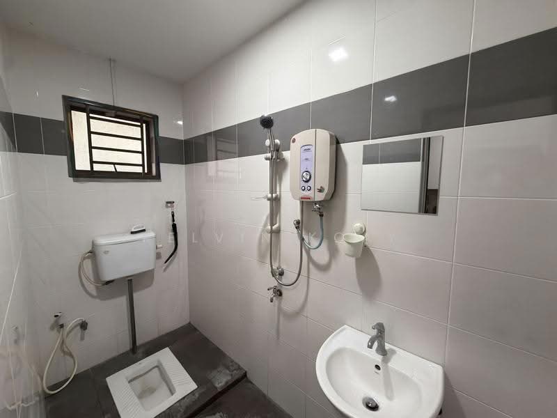 2-storey Terraced House for Sale in Permas Jaya (Johor Bahru) - Kelvin Koay - Bathroom - PropertyGuru.com.my