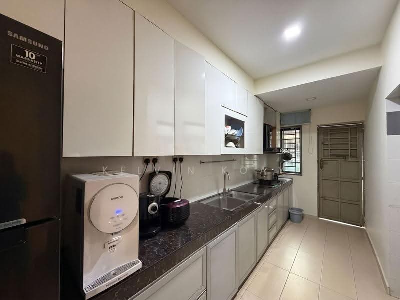 2-storey Terraced House for Sale in Permas Jaya (Johor Bahru) - Kelvin Koay - Kitchen - PropertyGuru.com.my