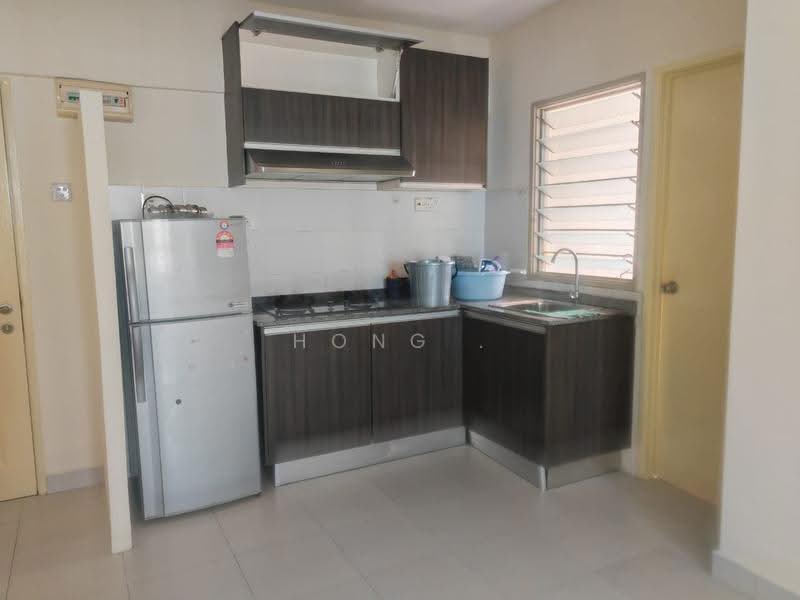 Pangsapuri untuk Disewa di Centrio Avenue - Hong . - Kitchen - PropertyGuru.com.my