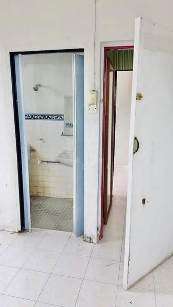 Flat for Rent at Desa Tasik Fasa 1A - Erin Yusof - Bathroom - PropertyGuru.com.my