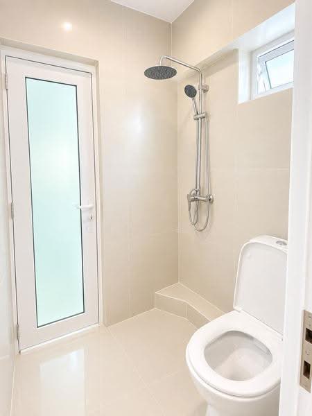 Rumah Flat untuk Disewa di Taman Koperasi Jelutong - Gene Lim - Bathroom - PropertyGuru.com.my