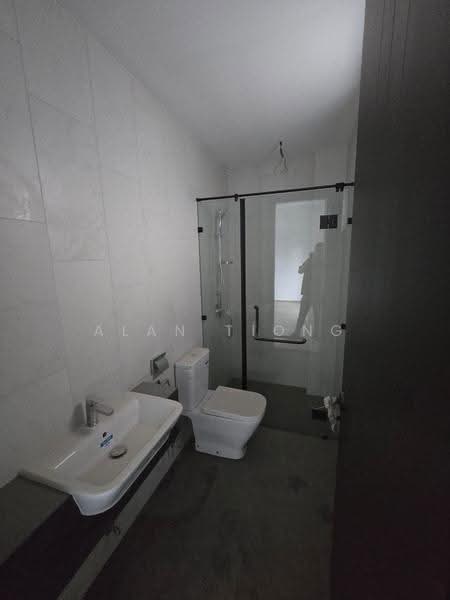 Semi-Detached House for Sale in Kota Kinabalu (Sabah) - Alan Tiong - Bathroom - PropertyGuru.com.my