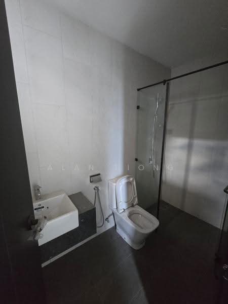 Semi-Detached House for Sale in Kota Kinabalu (Sabah) - Alan Tiong - Bathroom - PropertyGuru.com.my
