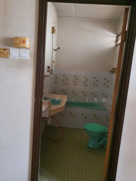 2-storey Terraced House for Sale in Taman Bukit Maluri (Kepong) - See Hui Tan - Bathroom - PropertyGuru.com.my