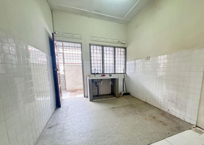 Rumah Teres 1-Tingkat untuk Disewa di Taman Johor Jaya (Johor Bahru) - SY Tan - Kitchen - PropertyGuru.com.my