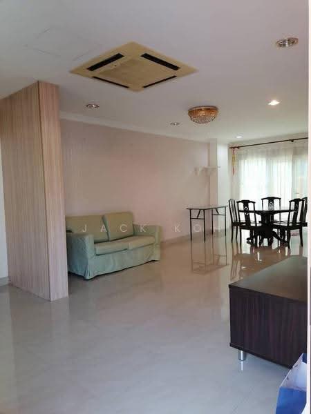 Rumah Bandar untuk Disewa di Bandar Pinggiran Subang (Shah Alam) - Jack Koh - Living Room - PropertyGuru.com.my