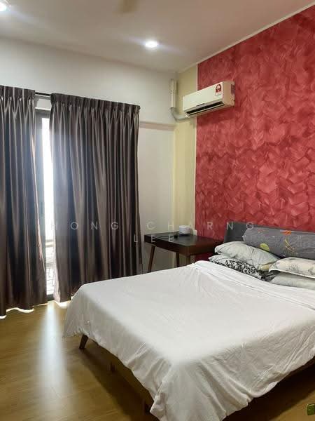 Condominium for Rent at Royal Strand @ Country Garden Danga Bay - Hong Charng Lee - Bedroom - PropertyGuru.com.my