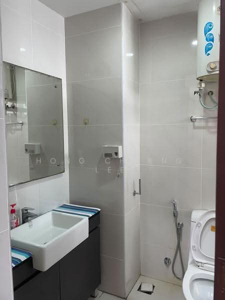 Condominium for Rent at Royal Strand @ Country Garden Danga Bay - Hong Charng Lee - Bathroom - PropertyGuru.com.my