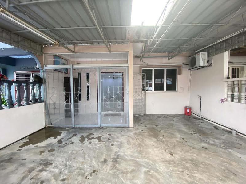 1-storey Terraced House for Sale in Klang (Selangor) - Yeoh WY - Entrance - PropertyGuru.com.my