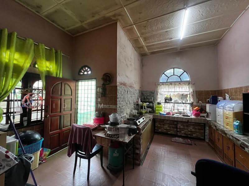 Bungalow House for Sale in Taman Pandan Makmur (Kuantan) - Idham Che'Ali - Kitchen - PropertyGuru.com.my