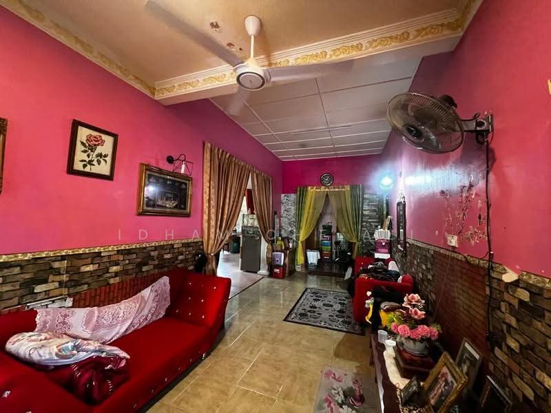 Bungalow House for Sale in Taman Pandan Makmur (Kuantan) - Idham Che'Ali - Living Room - PropertyGuru.com.my