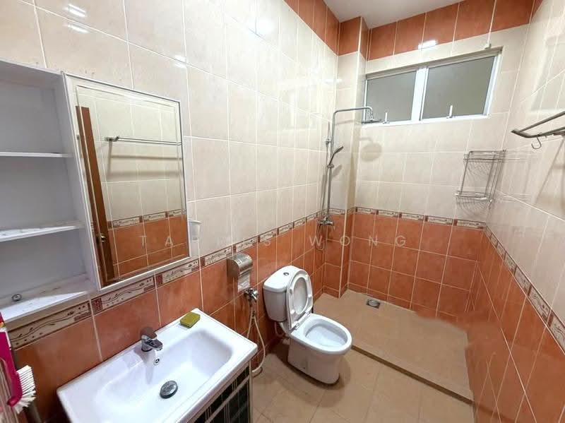 Semi-Detached House for Sale in Bandar Bukit Raja (Klang) - Tabris Wong - Bathroom - PropertyGuru.com.my