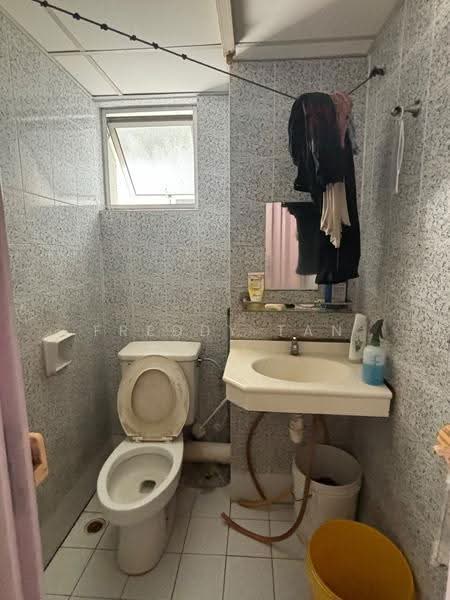 Pangsapuri untuk Dijual di BJ Court Apartment - Freddy Tan - Bathroom - PropertyGuru.com.my