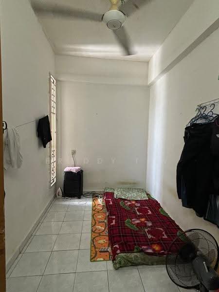 Pangsapuri untuk Dijual di BJ Court Apartment - Freddy Tan - Bedroom - PropertyGuru.com.my